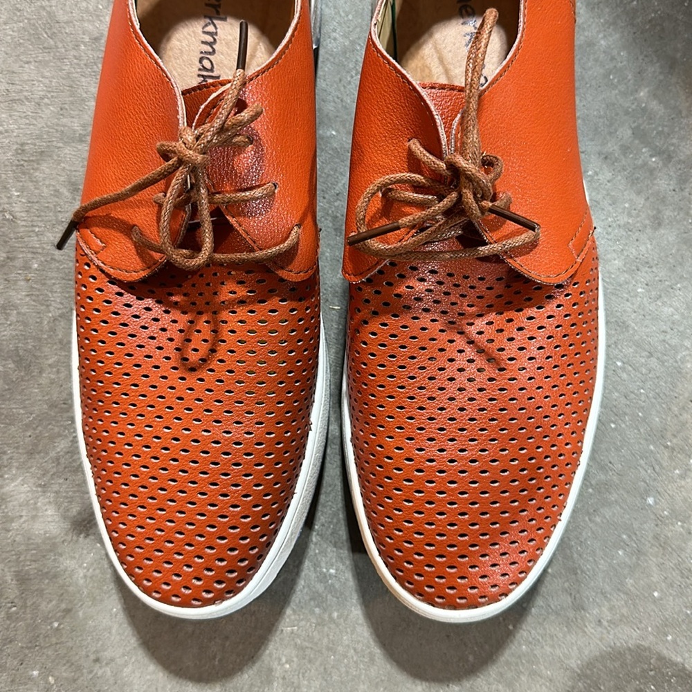 Merkmak Orange Shoes w/Eyelets - Picture 5 of 6